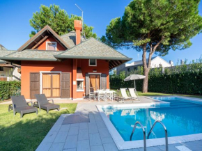 Villa with nice private pool on Isola di Albarella, Albarella Isola